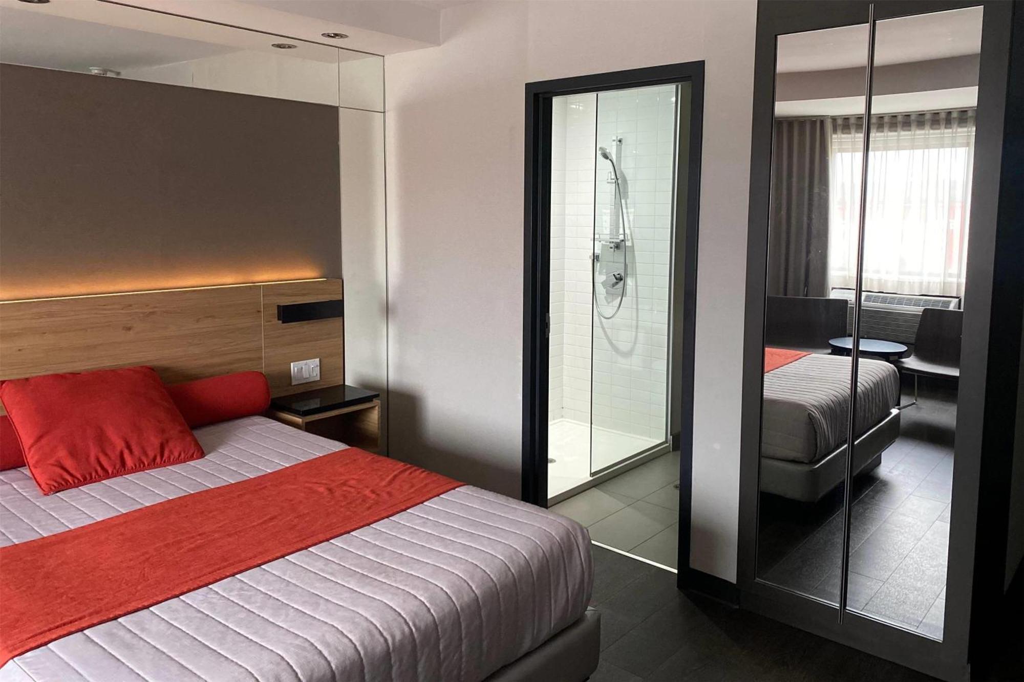 Hotel Ramada By Wyndham 3*