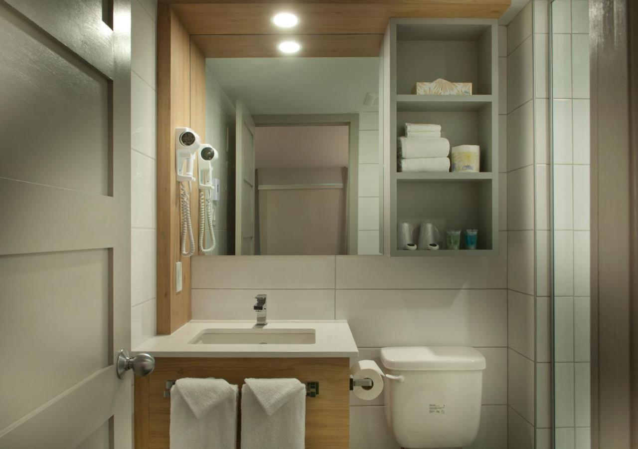 Ramada By Wyndham 3* Laval