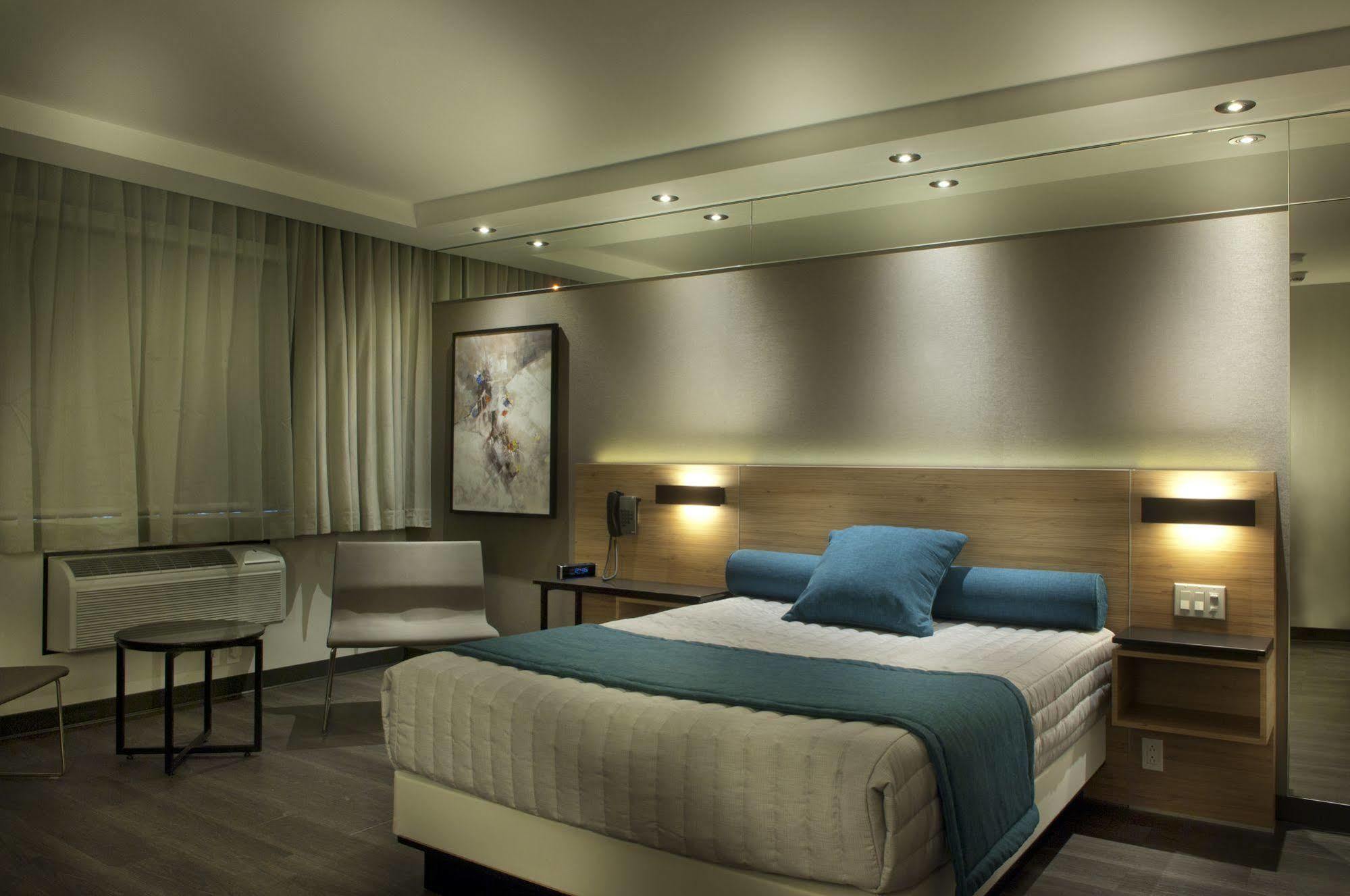 Ramada By Wyndham Hotel Laval