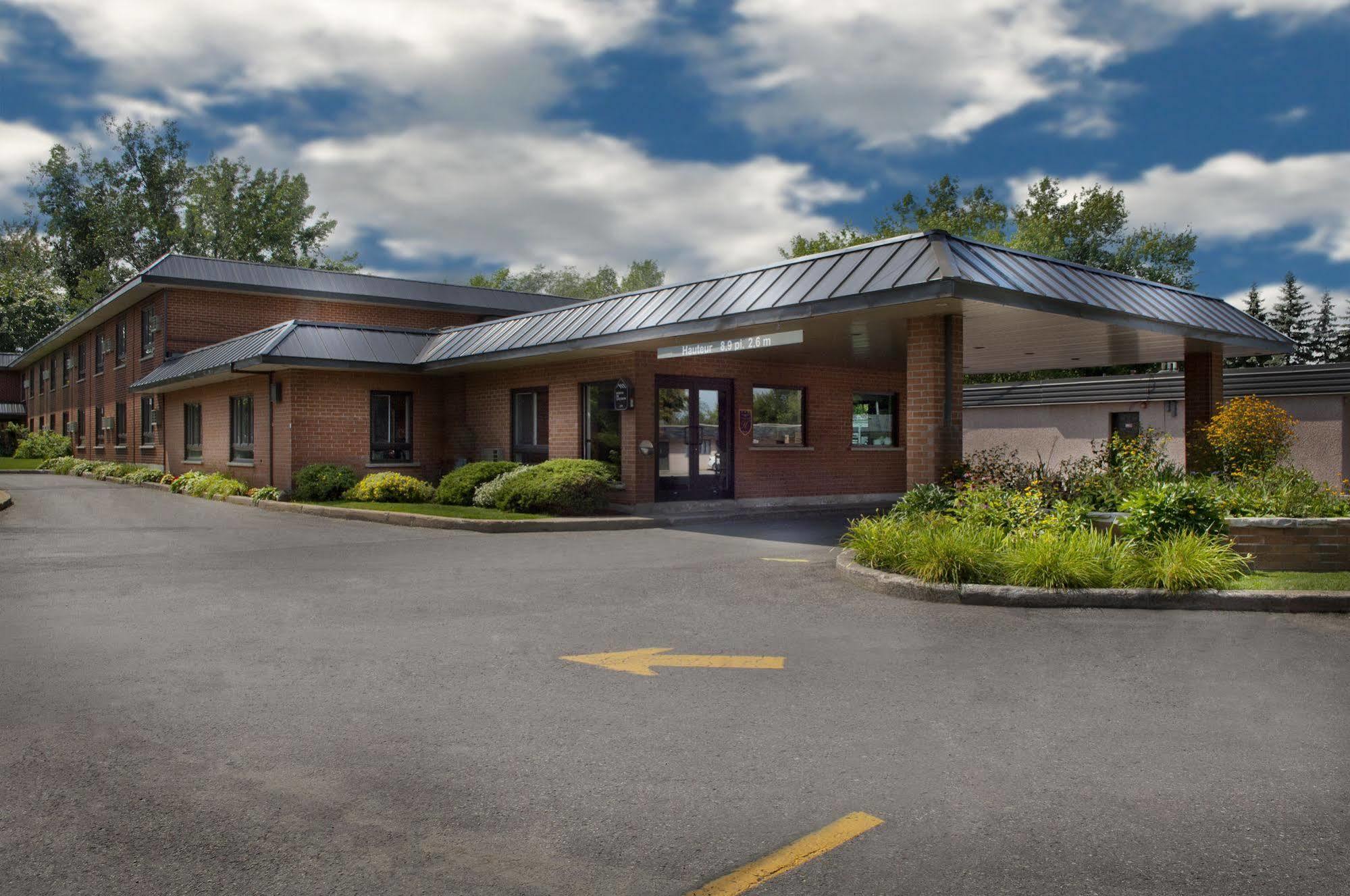 Hotel Ramada By Wyndham Laval